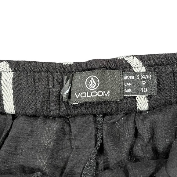 Volcom Coco Black and White Striped Halter Romper sz S - Picture 4 of 12